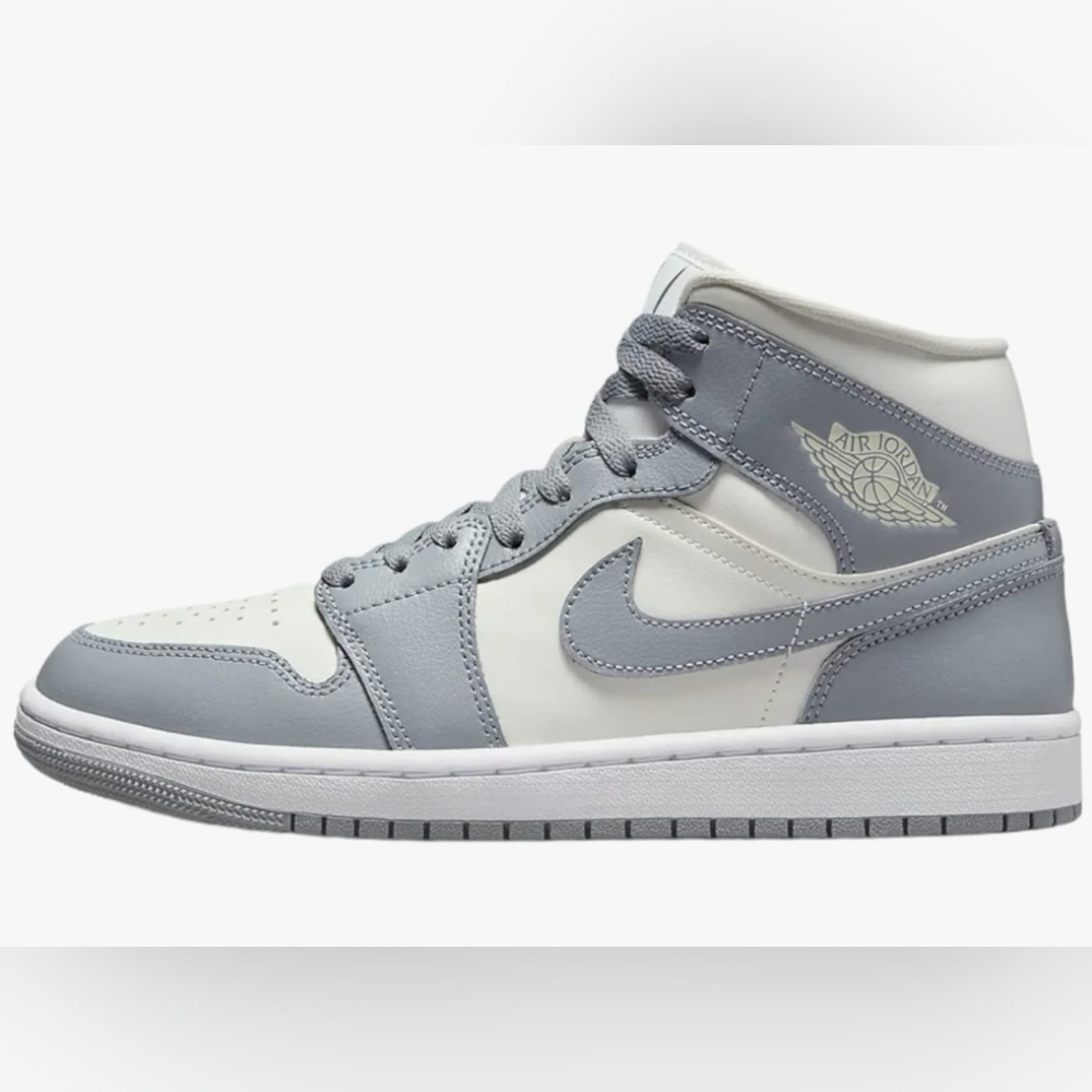 Womens Air Jordan 1 High 'White Wolf Grey'  Shoe Size 7.5